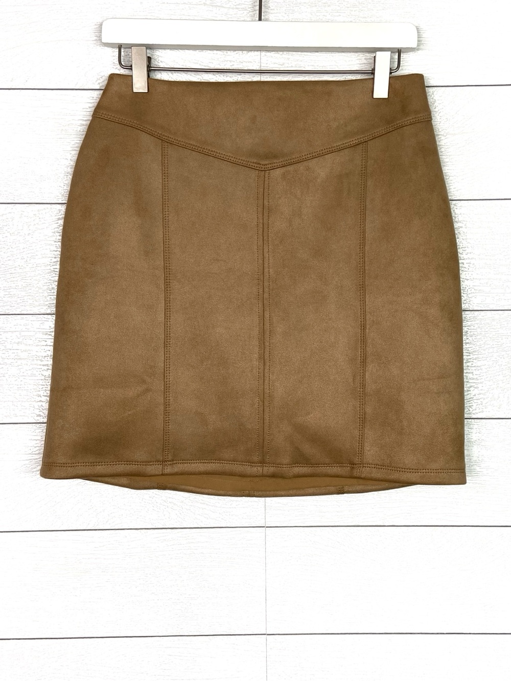 NWT WHITE HOUSE BLACK MARKET Suede Skirt Cool Camel 2 Tan New